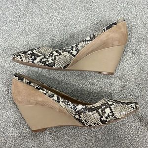 New Violet Red Size 10 Persia Suede Snakeskin Caramel Brown Wedges Heels